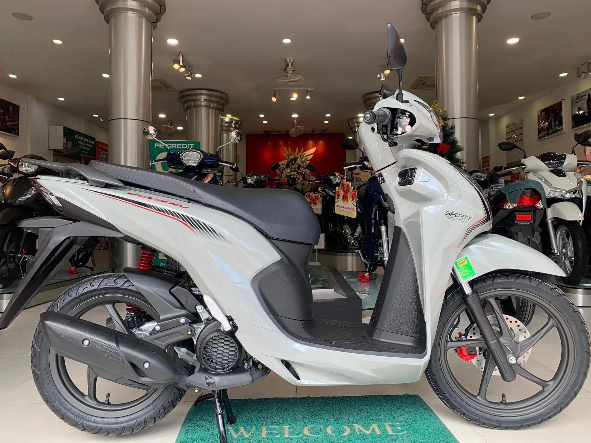 ĐÁNH GIÁ XE] Honda Vision 2023 chính thức lên kệ: Xe ga đáng mua nhất hiện nay