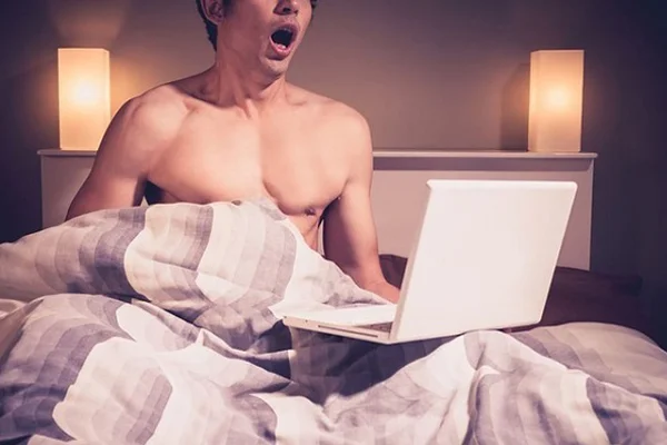 Thủ dâm điều độ cũng là một cách giúp nam giới tăng khả năng quan hệ
