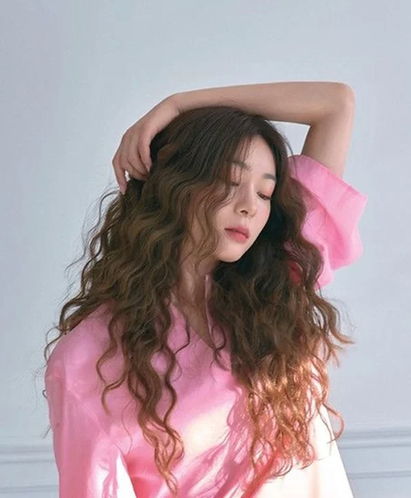 Tóc xoăn hippie đẹp thế này bảo sao chị em lại say mê (2)