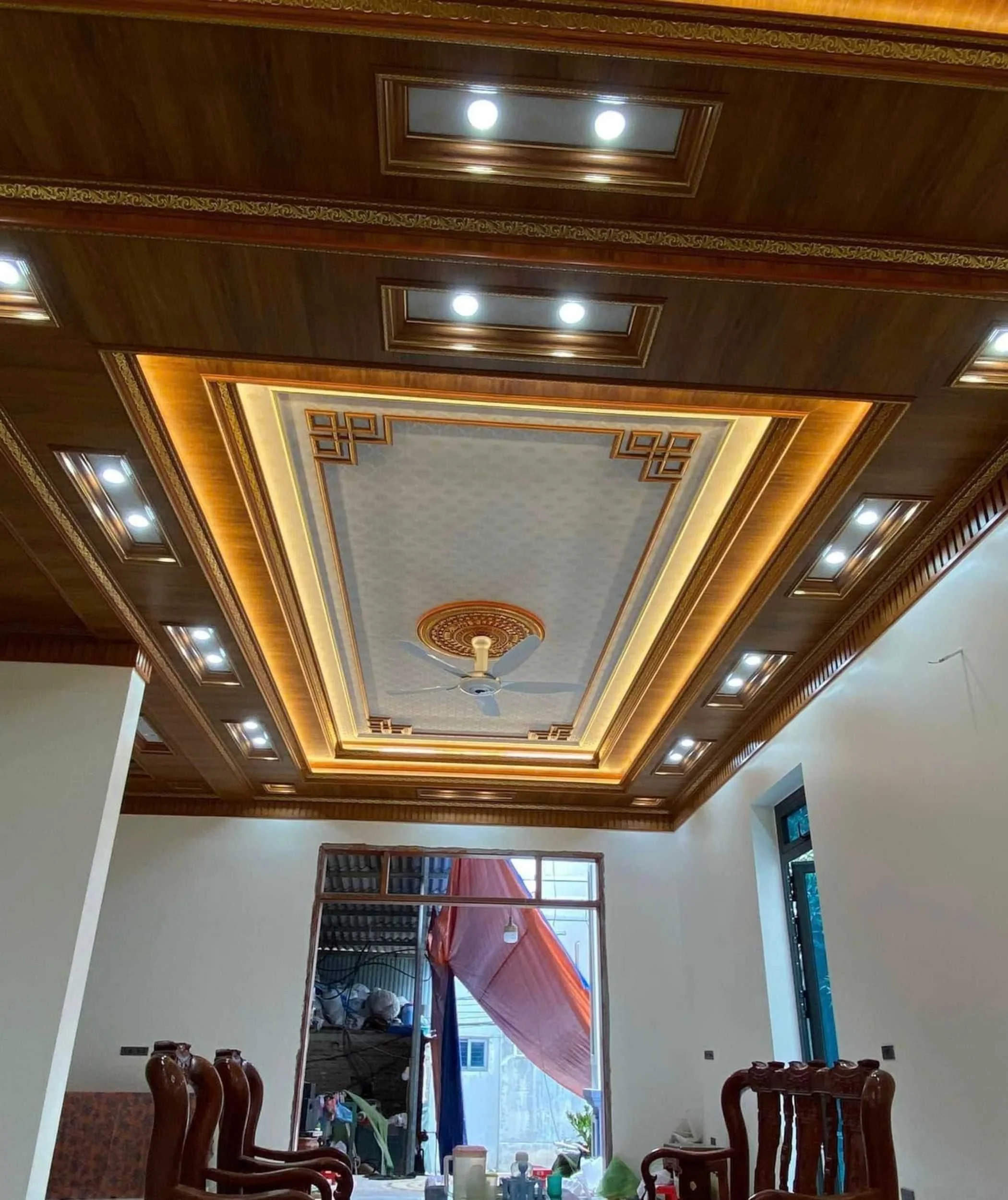 Mẫu trần nhựa đẹp được ưa chuộng nhất 2025