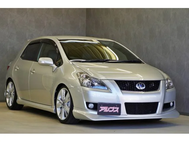 Hình nền đt xe Toyota Prius màu trắng bạc trong gara